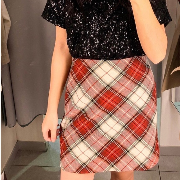 H&M A-Line Red Plaid Skirt - Picture 4 of 6